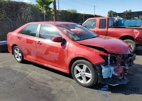 2014 Toyota Camry L z USA, uszkodzony, nr VIN 4T1BF1FK6EU773900